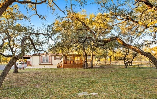 3-bedroom rental at 1218 Eagle Creek in Floresville, TX — photo 5