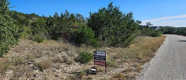 rental at CR 2801 E Lot 202 in Mico, TX — photo 3