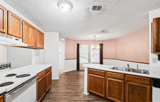 3-bedroom rental at 3210 Le Blanc in San Antonio, TX — photo 5