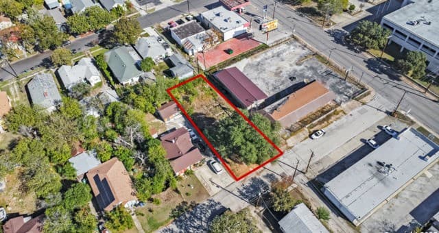 rental at 439 Buckingham Ave in San Antonio, TX — photo 1