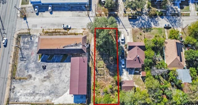 rental at 439 Buckingham Ave in San Antonio, TX — photo 2
