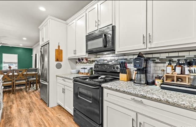 4-bedroom rental at 2537 W Southcross in San Antonio, TX — photo 4