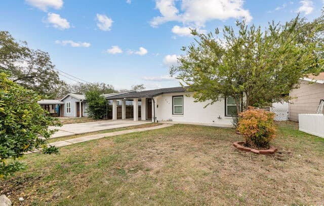 5-bedroom rental at 101 Upson in San Antonio, TX — photo 4