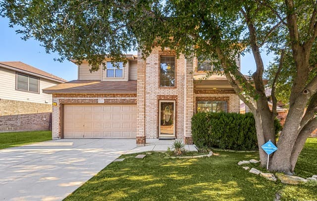 4-bedroom rental at 3734 Grissom Oaks in San Antonio, TX — photo 2