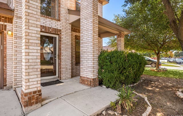 4-bedroom rental at 3734 Grissom Oaks in San Antonio, TX — photo 3