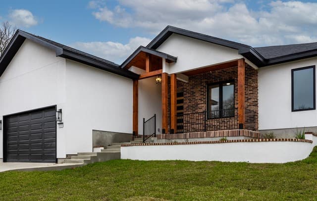 4-bedroom rental at 8227 Old Austin Road in Selma, TX — photo 3