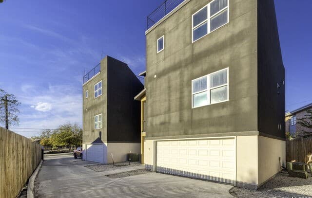 3-bedroom rental at 100 Lewis St. BLDG #7 in San Antonio, TX — photo 2