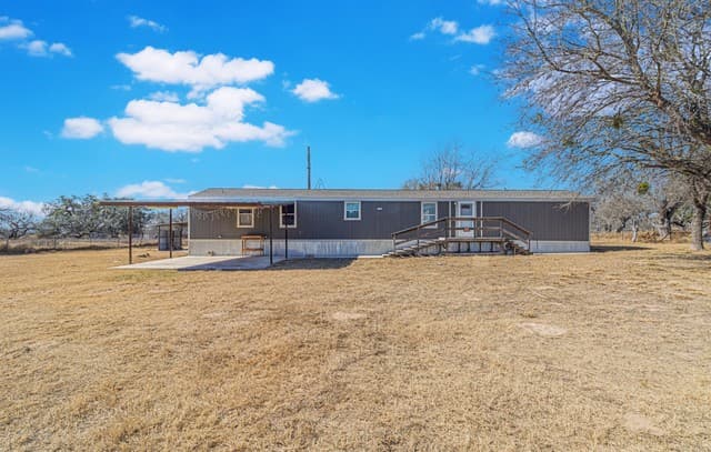 3-bedroom rental at 8547 Catnip Pass in Elmendorf, TX — photo 1