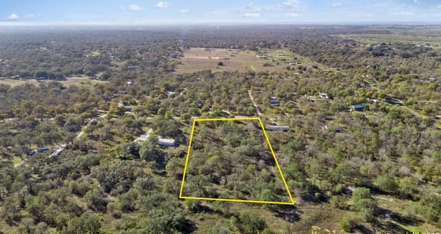 rental at 181 Marbach Lot 3 in Somerset, TX — photo 3