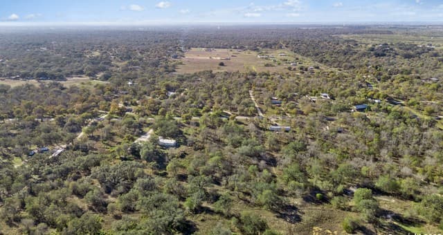 rental at 181 Marbach Lot 3 in Somerset, TX — photo 4