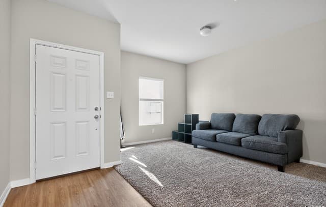 4-bedroom rental at 7811 Champion Crk in San Antonio, TX — photo 3