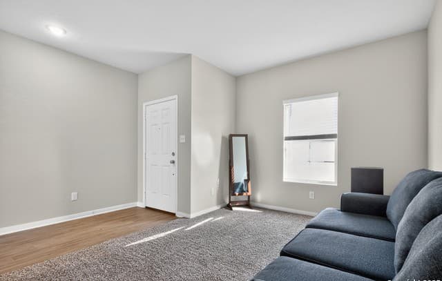 4-bedroom rental at 7811 Champion Crk in San Antonio, TX — photo 4