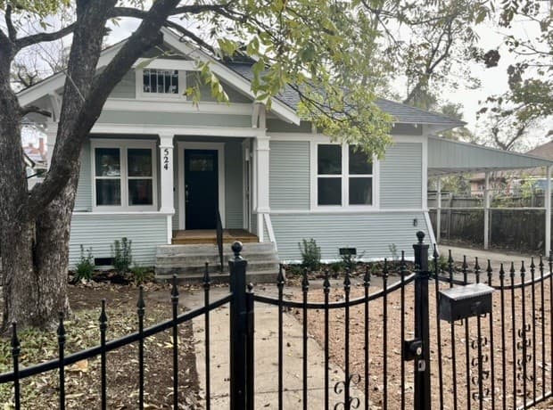 3-bedroom rental at 524 Hunstock in San Antonio, TX — photo 1