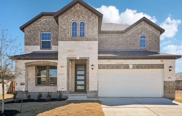 5-bedroom rental at 10129 Strasbourg Way in Schertz, TX — photo 1