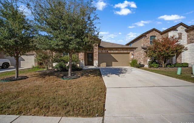 4-bedroom rental at 8211 Samsel in San Antonio, TX — photo 1