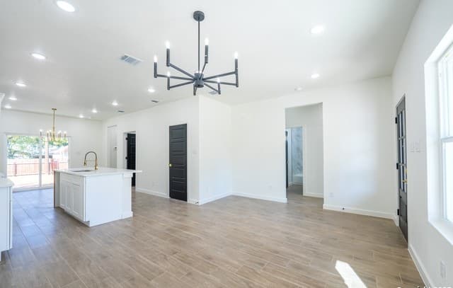 3-bedroom rental at 20035 Morrison St in Somerset, TX — photo 5