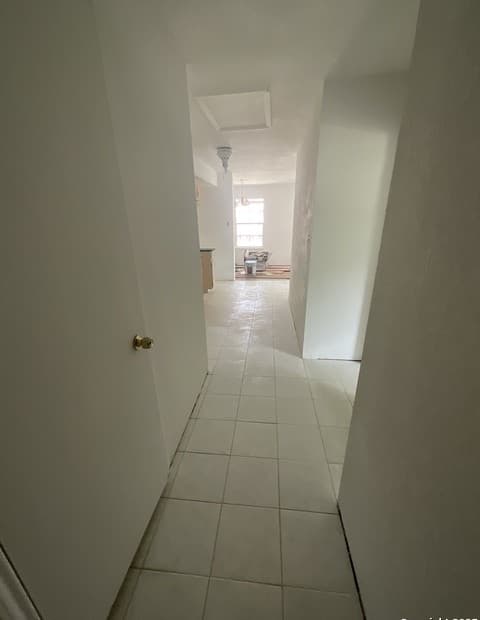 2-bedroom rental at 1216 Gardina Unit 1218 in San Antonio, TX — photo 4