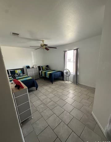 rental at 7643 Oak Chase in San Antonio, TX — photo 4