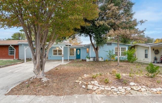 3-bedroom rental at 239 Craigmont in San Antonio, TX — photo 1