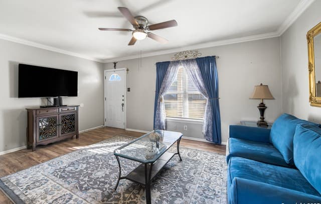 3-bedroom rental at 4423 Sun Vista Ln in San Antonio, TX — photo 4