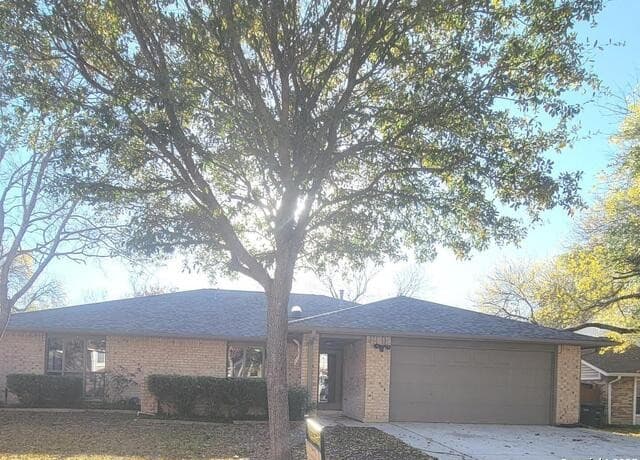 4-bedroom rental at 3330 Butterleigh in San Antonio, TX — photo 2