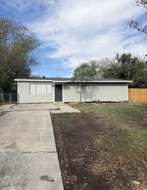 3-bedroom rental at 123 Moss Valley in San Antonio, TX — photo 1