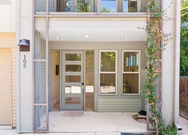 2-bedroom rental at 135 Cedar Street Unit 105 in San Antonio, TX — photo 3