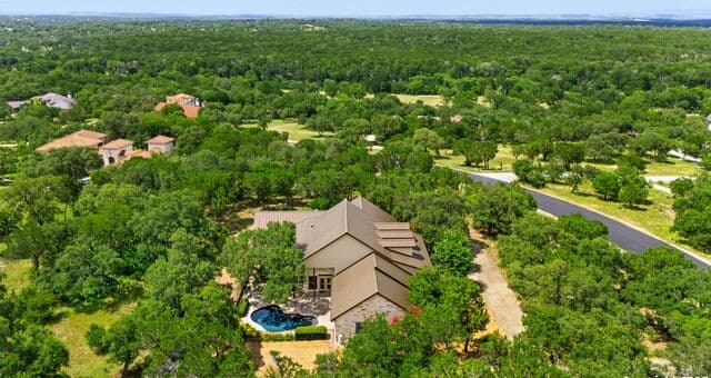 5-bedroom rental at 162 Riverwood in Boerne, TX — photo 4