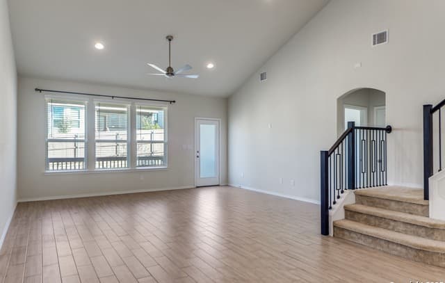 4-bedroom rental at 27226 Salt ST in San Antonio, TX — photo 4
