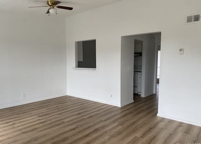 1-bedroom rental at 4949 Hamilton Wolfe Unit 5201 in San Antonio, TX — photo 4