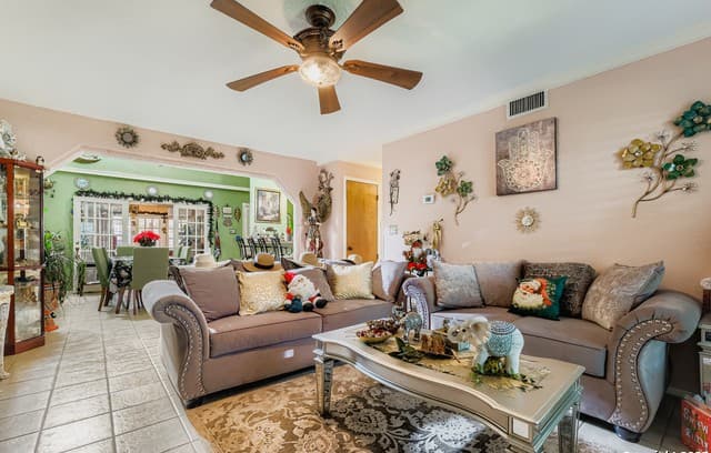 2-bedroom rental at 108 Sunnyland in San Antonio, TX — photo 5