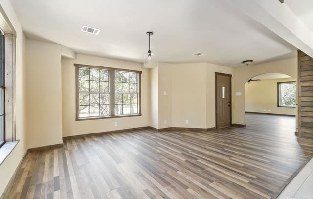 1-bedroom rental at 116 Martingale Trail in Bandera, TX — photo 5