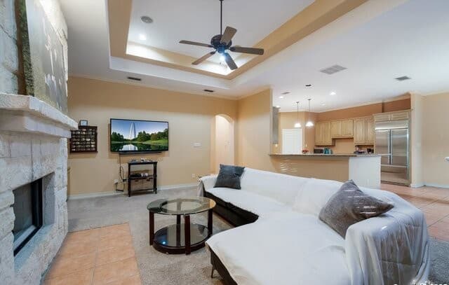 5-bedroom rental at 702 Bluff Breeze in San Antonio, TX — photo 4