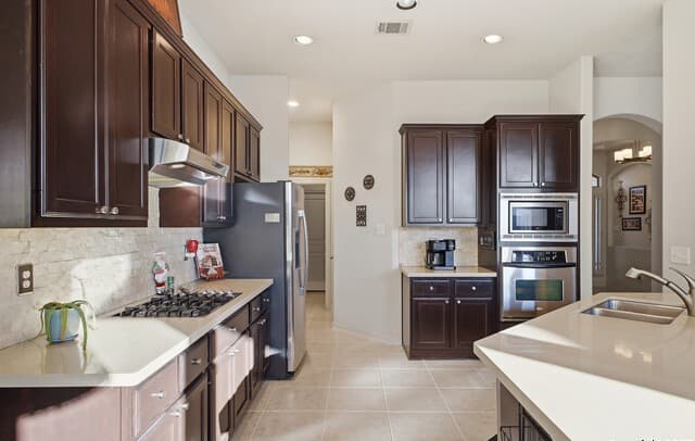 4-bedroom rental at 25523 River Ranch in San Antonio, TX — photo 3