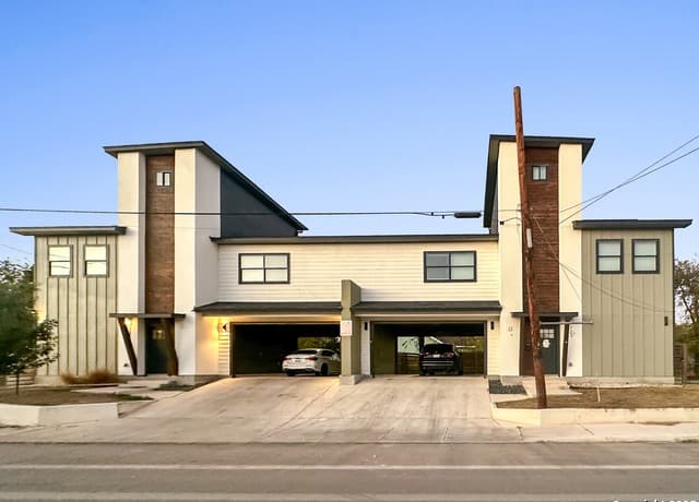 3-bedroom rental at 721-723 Iowa Unit 721 723 in San Antonio, TX — photo 1