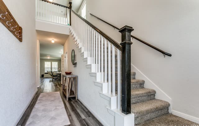 4-bedroom rental at 15051 Summer Lynn Place in San Antonio, TX — photo 4