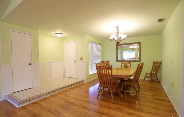 3-bedroom rental at 8227 Capricorn in Universal City, TX — photo 5