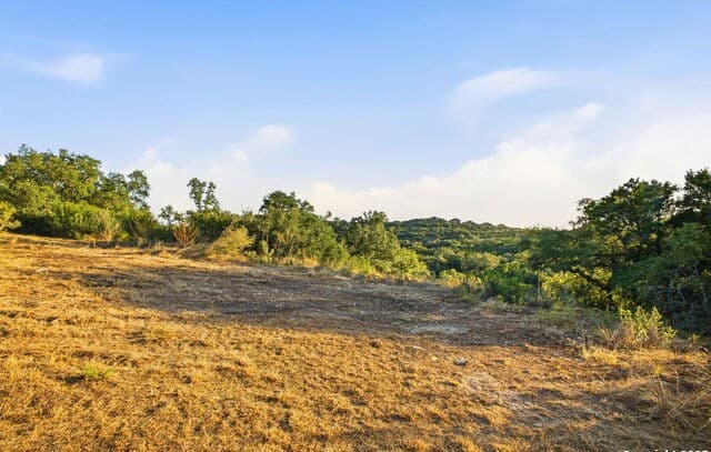 4-bedroom rental at 18668 Bandera in Helotes, TX — photo 3