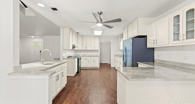4-bedroom rental at 3406 Columbia Drive in Cibolo, TX — photo 5