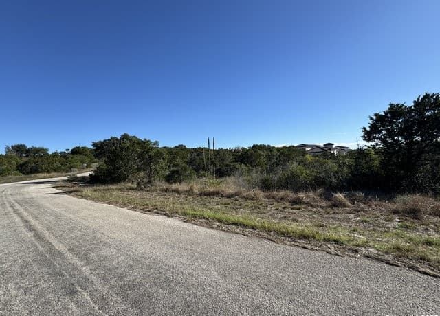 rental at LOT 193 County Road 2801 in Mico, TX — photo 1
