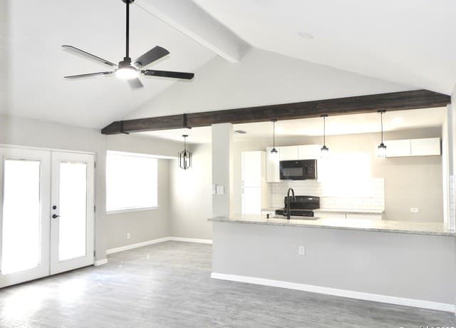 3-bedroom rental at 12138 Cherry Blossom in San Antonio, TX — photo 3