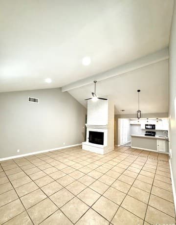 3-bedroom rental at 663 Fern Meadow in Universal City, TX — photo 2
