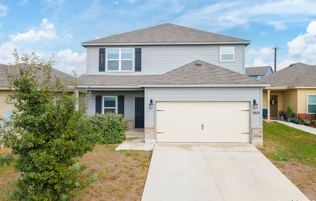 3-bedroom rental at 4810 Heathers Cross in St Hedwig, TX — photo 1