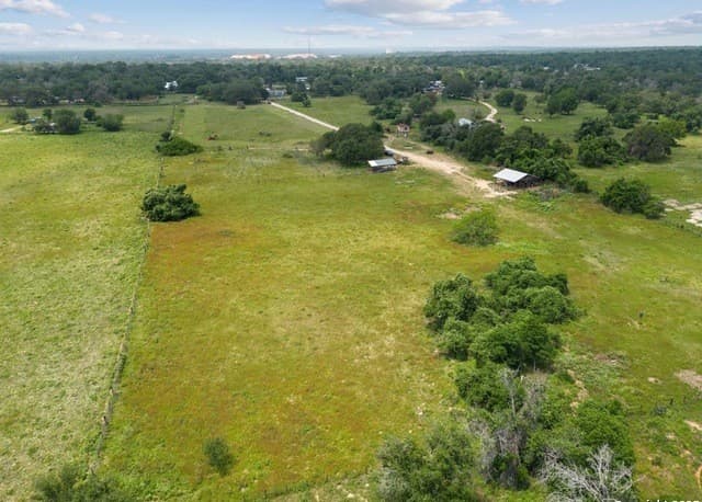 rental at 1585 Mogford Rd in San Antonio, TX — photo 2