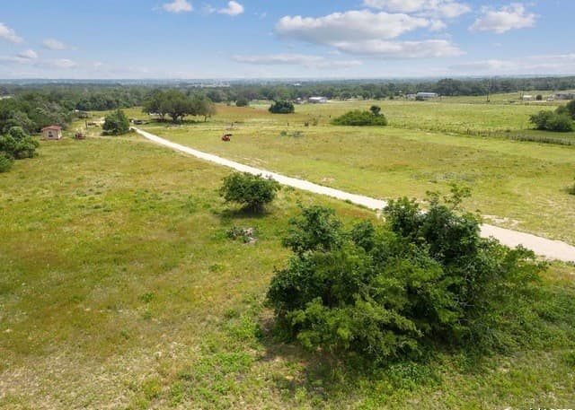 rental at 1585 Mogford Rd in San Antonio, TX — photo 3