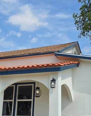 3-bedroom rental at 501 W Agarita in San Antonio, TX — photo 4