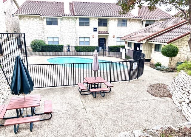 3-bedroom rental at 7738 Chambers Rd. Unit 403 in San Antonio, TX — photo 1