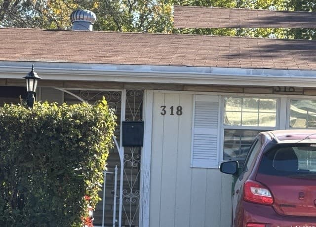3-bedroom rental at 318 Rexford in San Antonio, TX — photo 3