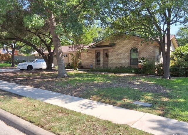 3-bedroom rental at 507 Amistad in Universal City, TX — photo 1