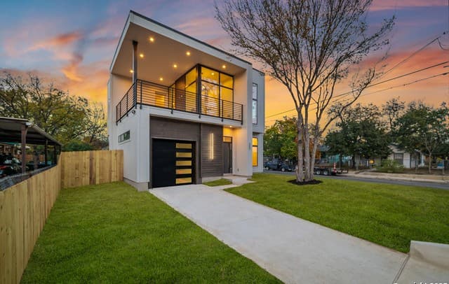 3-bedroom rental at 257 E Baylor in San Antonio, TX — photo 3